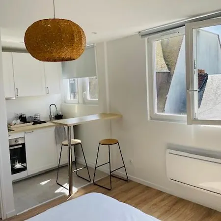Joli - Place Morny Apartamento