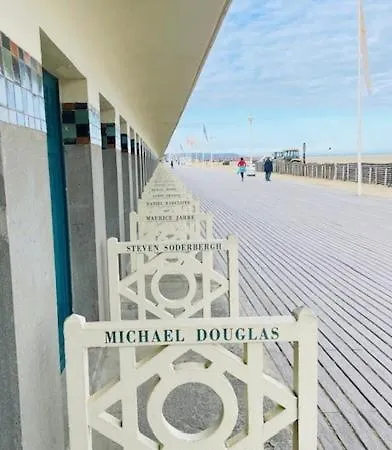 Joli - Place Morny Deauville