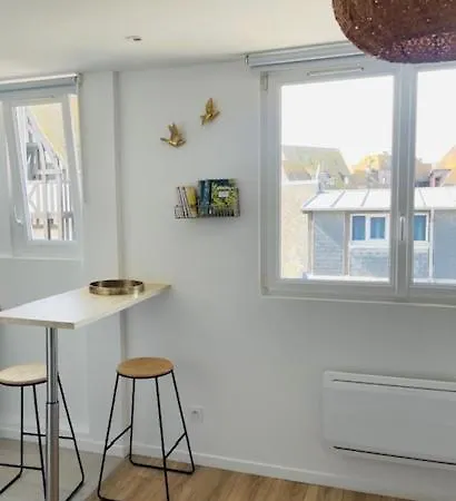 Joli - Place Morny *